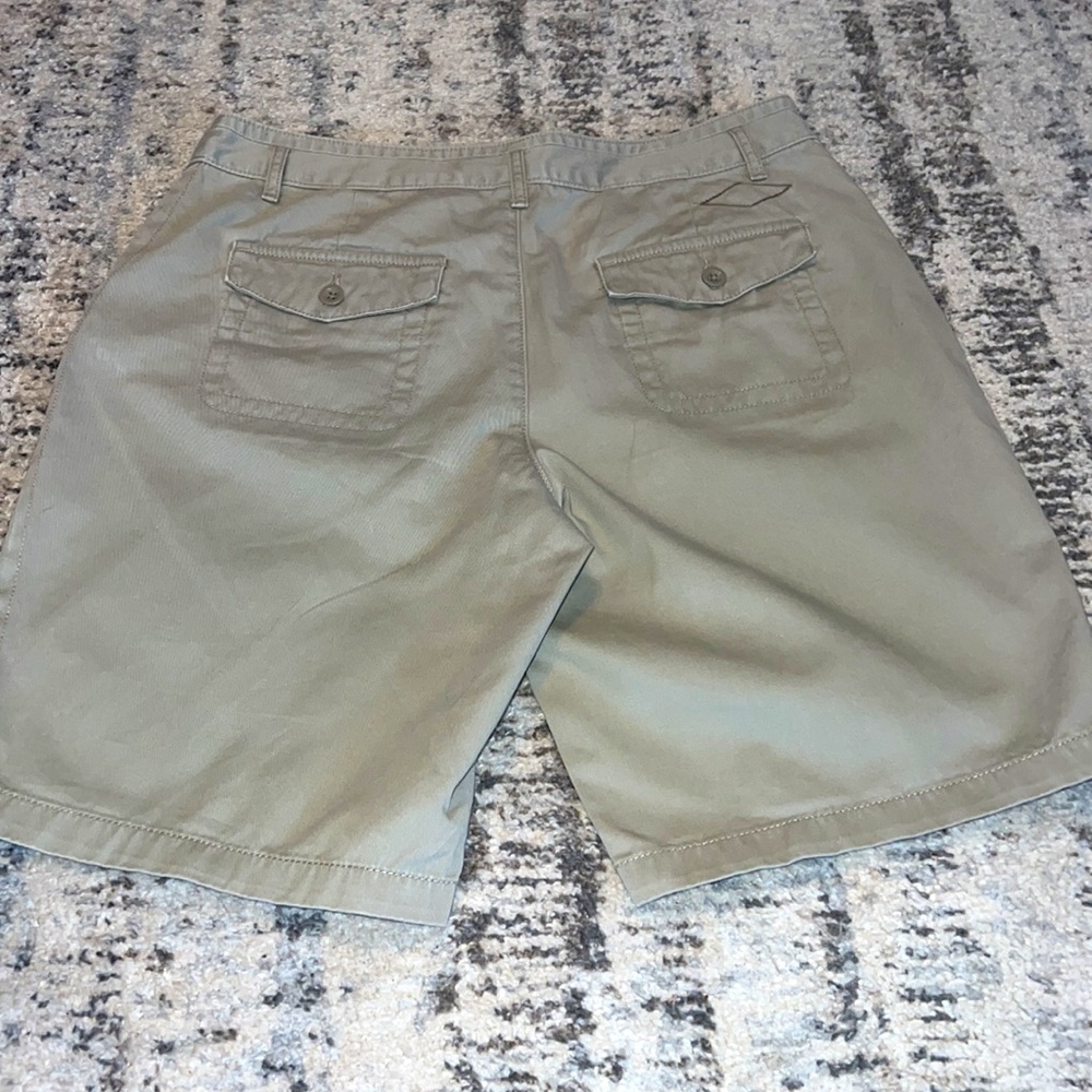 Eddie Bauer Khaki Bermuda Shorts - Picture 4 of 4